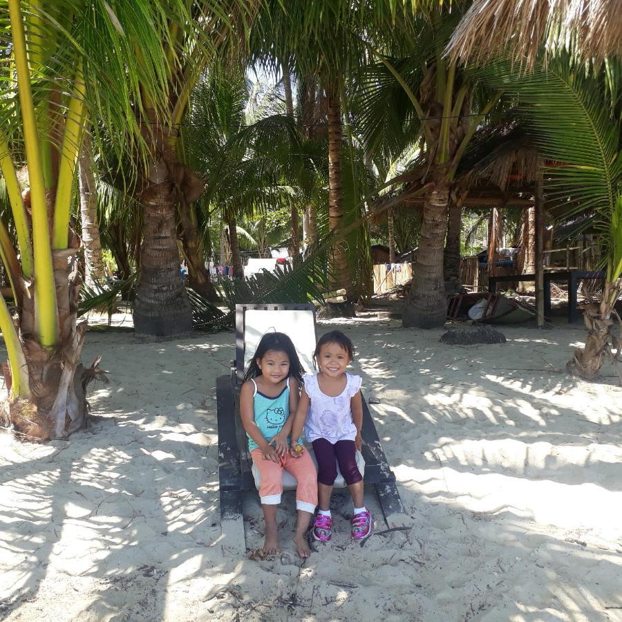 Peace & Love Beach Club Roxas  Eksteriør billede